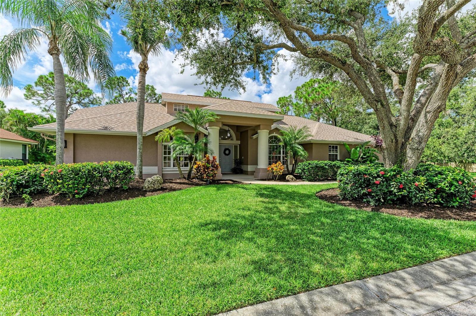8400 Woodbriar Dr, Sarasota, FL 34238