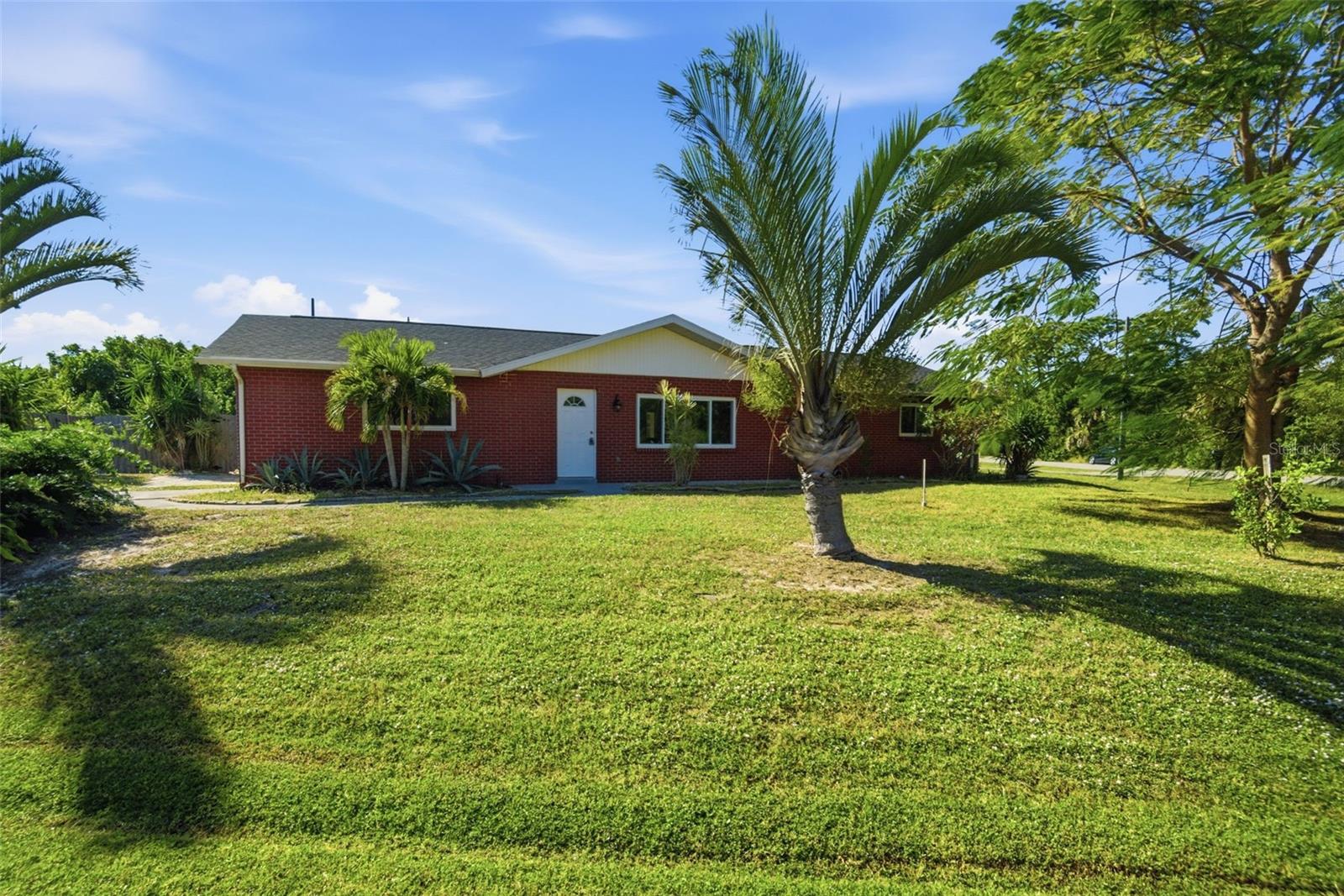 801 Mcmahon Ave Nw, Port Charlotte, FL 33948