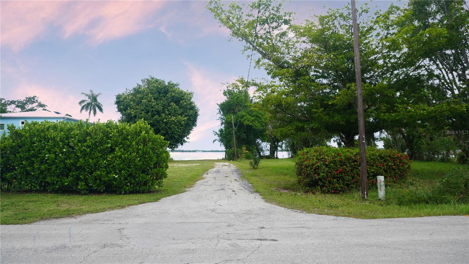 3353 E Riverside Dr, Fort Myers, FL 33916