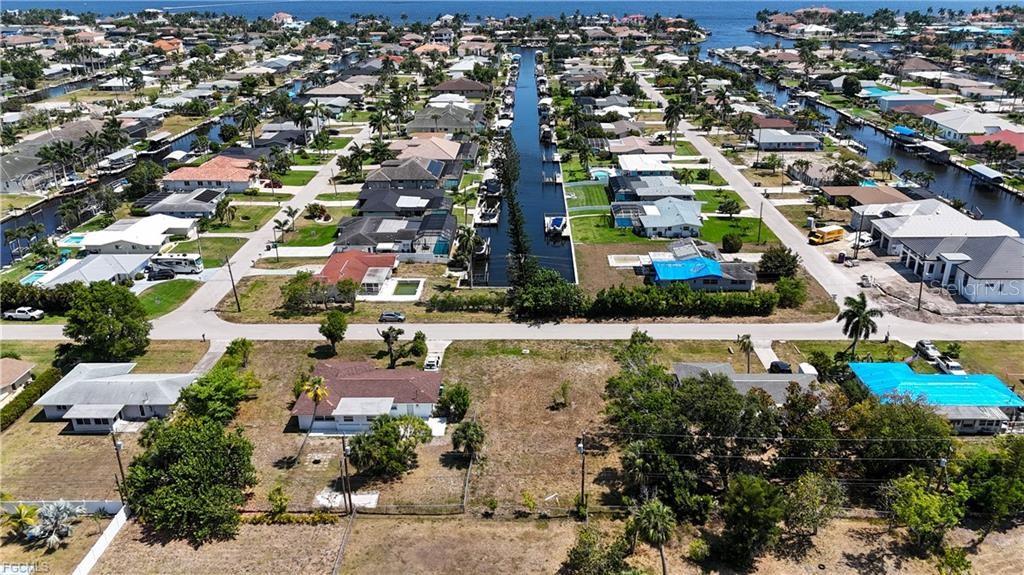 425 Monterey Ave, Cape Coral, FL 33904