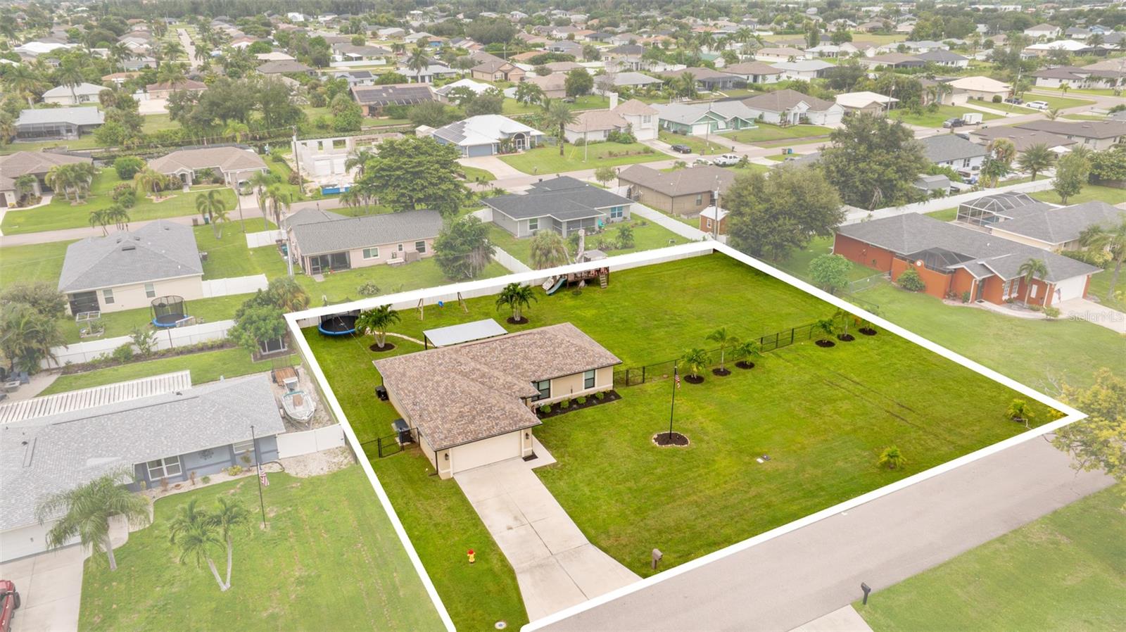 1108 Sw 11th Ave, Cape Coral, FL 33991