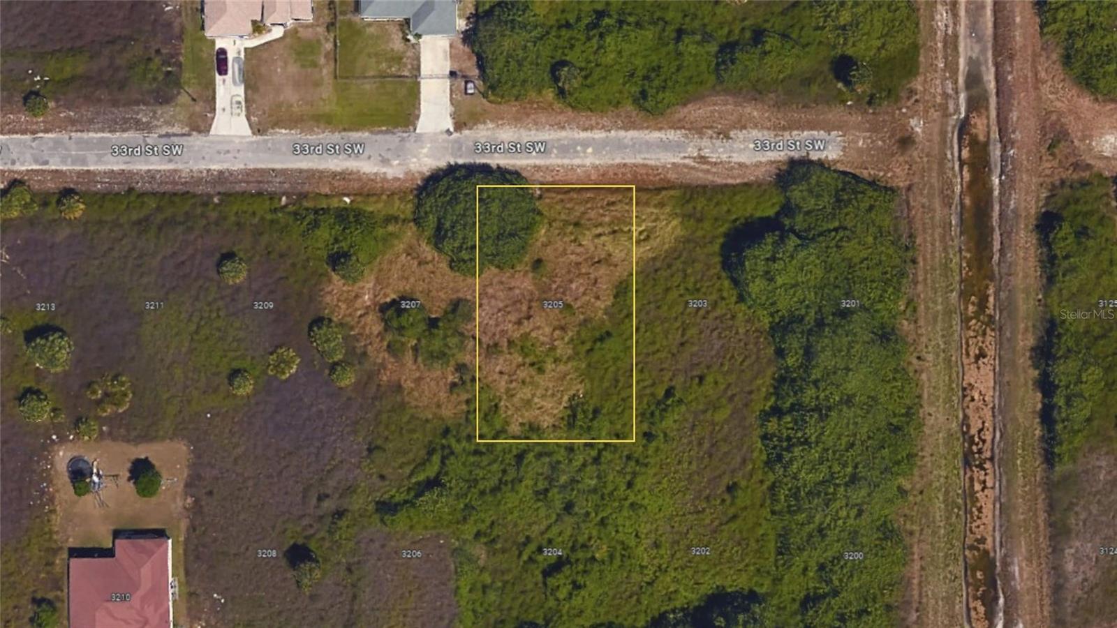 3205 33rd St Sw, Lehigh Acres, FL 33976