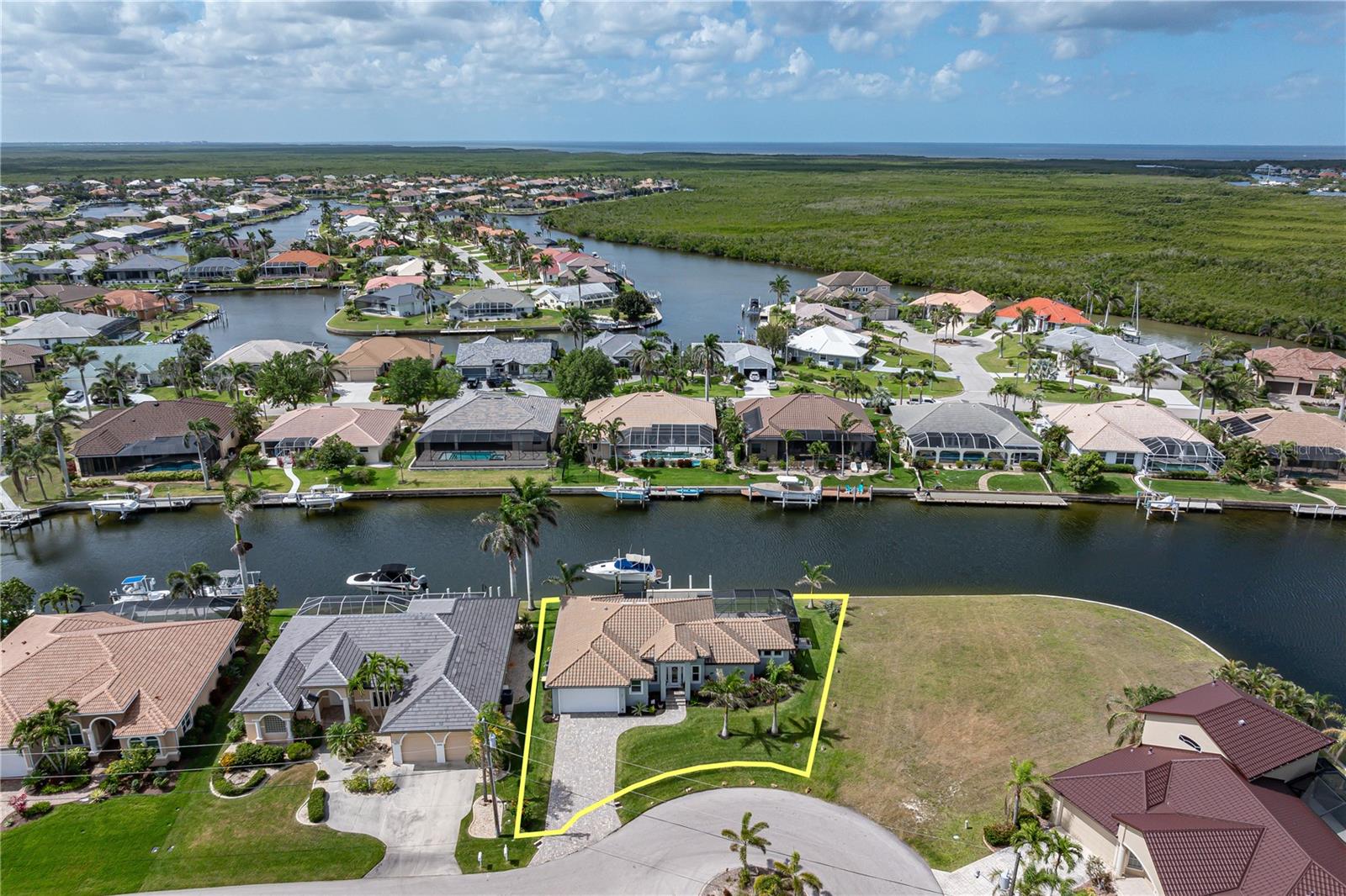 571 Port Bendres Dr, Punta Gorda, FL 33950