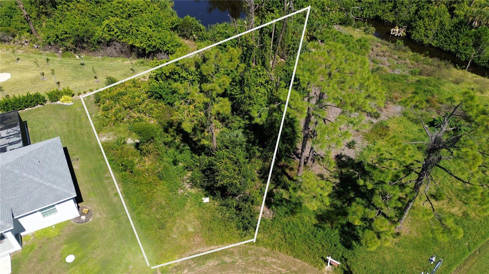 132 Glades Dr, Rotonda West, FL 33947