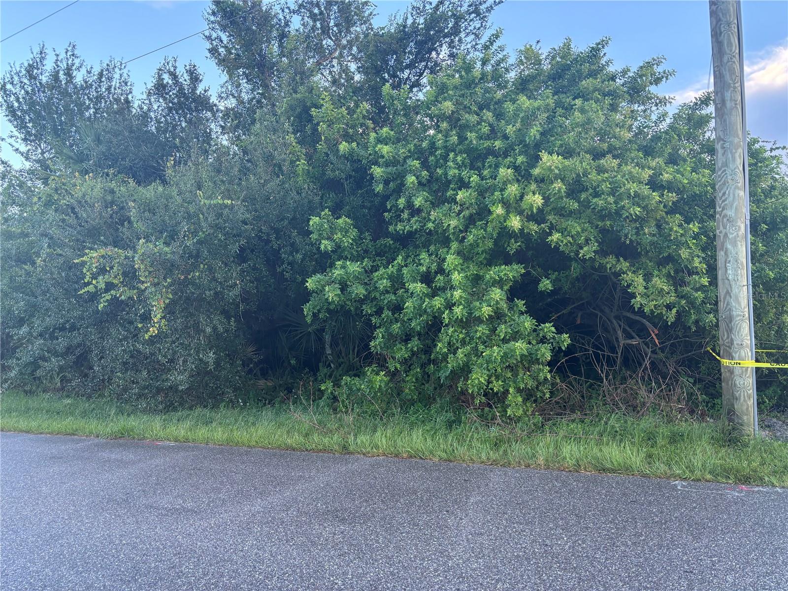 1087 Kennwood Ave, Port Charlotte, FL 33948
