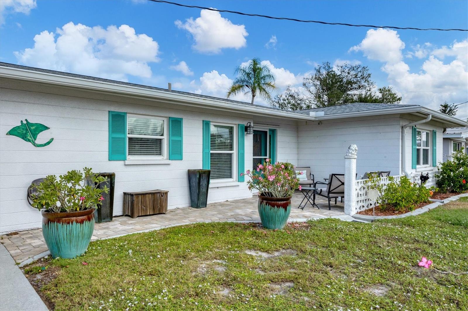 40 Crestview Dr, Englewood, FL 34223