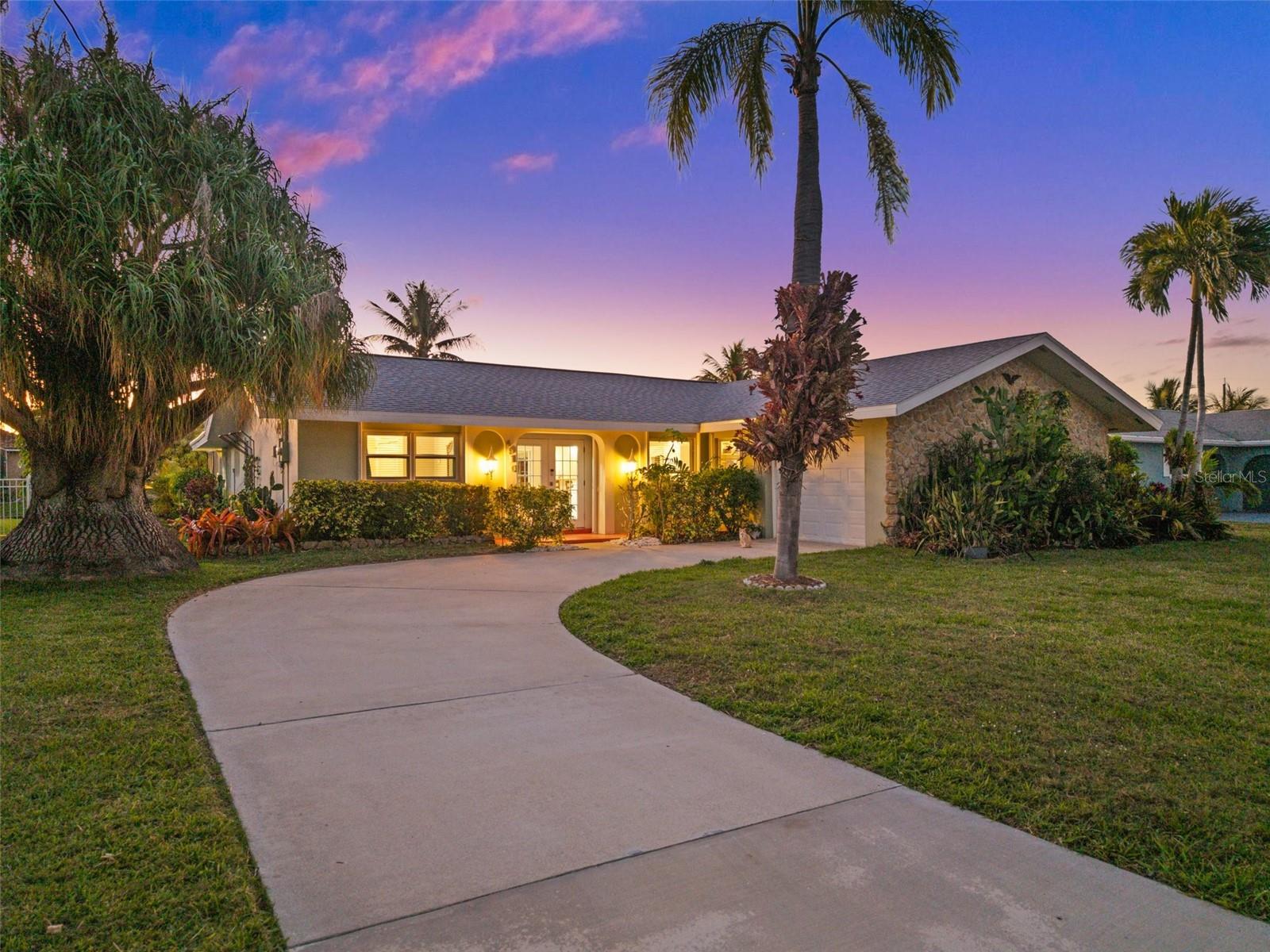 4910 Sorrento Ct, Cape Coral, FL 33904