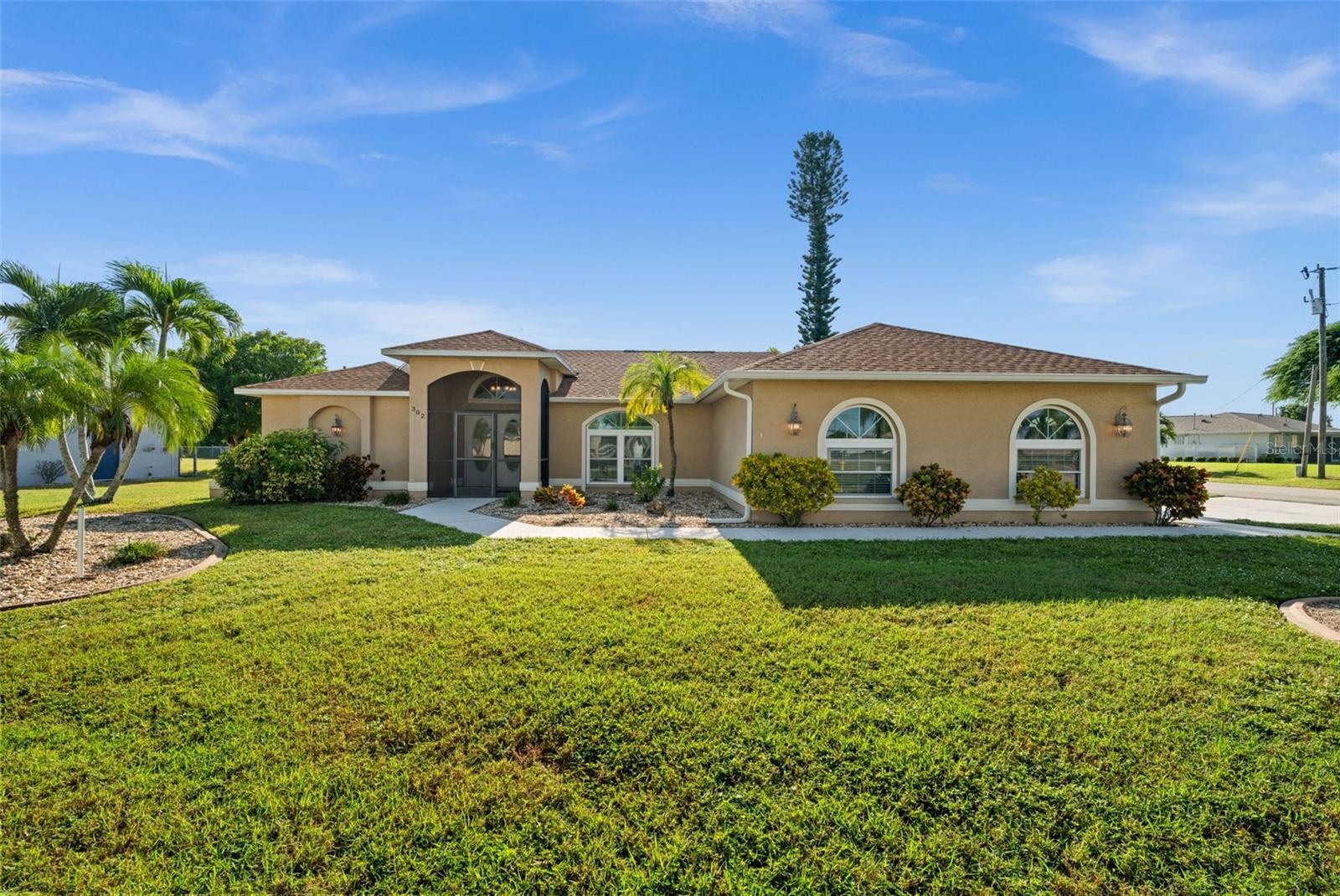 302 Se 34th St, Cape Coral, FL 33904