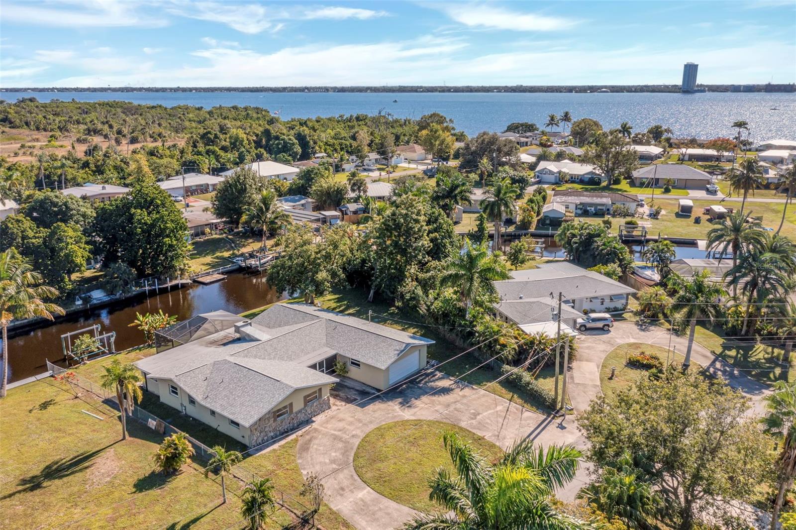 1366 Sunrise Dr, North Fort Myers, FL 33917