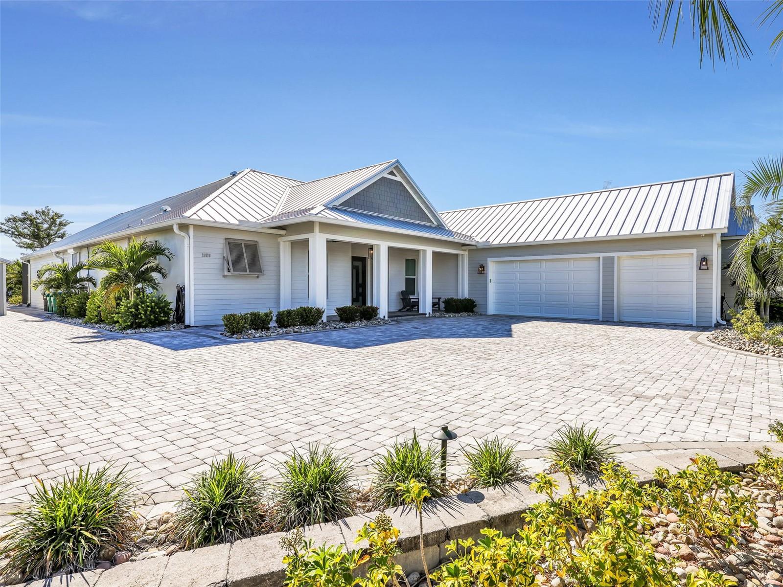 28976 Smugglers Ln, Punta Gorda, FL 33982