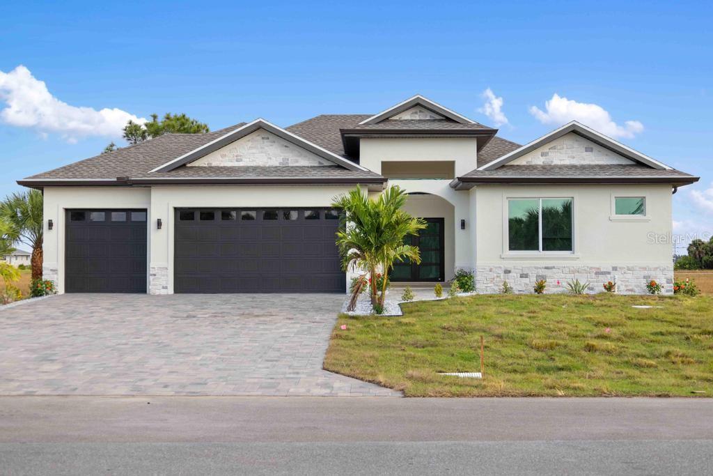 38 Lark Dr, Placida, FL 33946