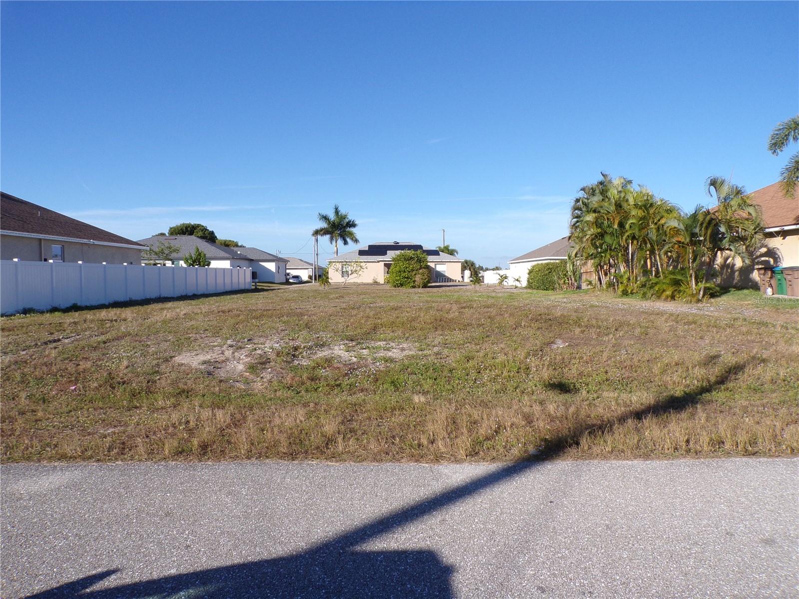 105 Nw 9th Ter, Cape Coral, FL 33993