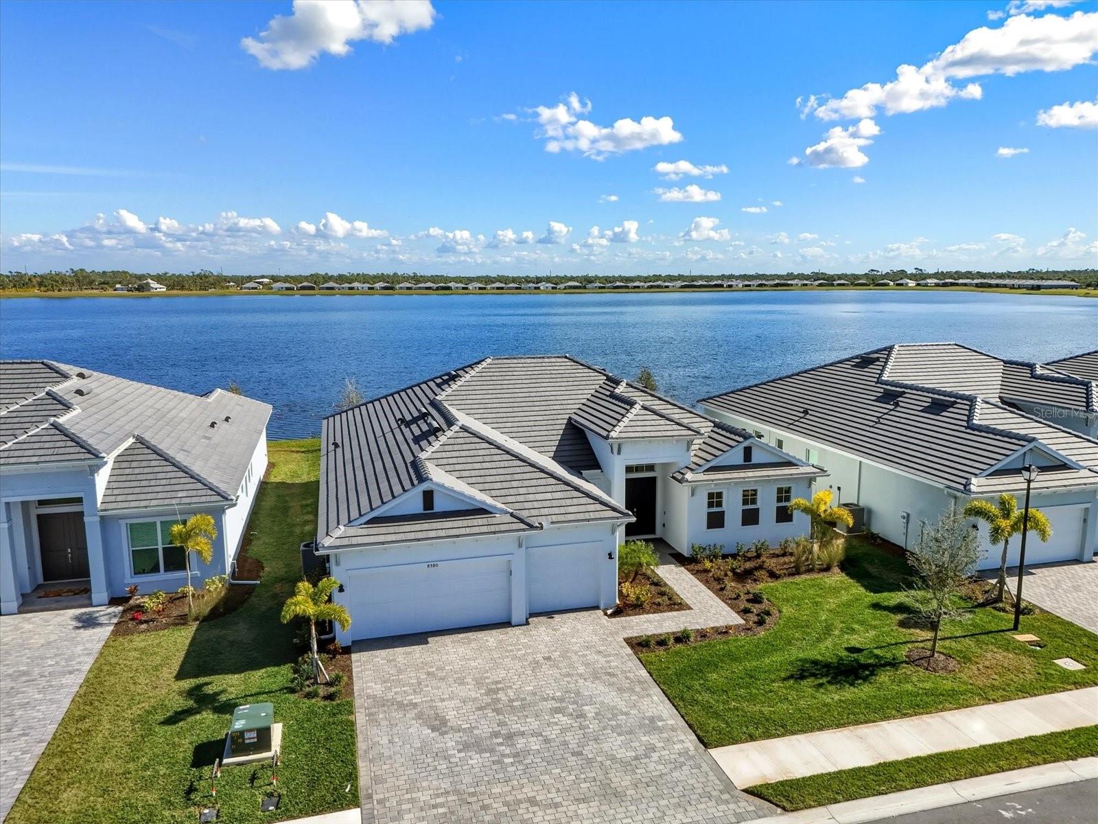 8580 Shore Lake Dr, Englewood, FL 34224