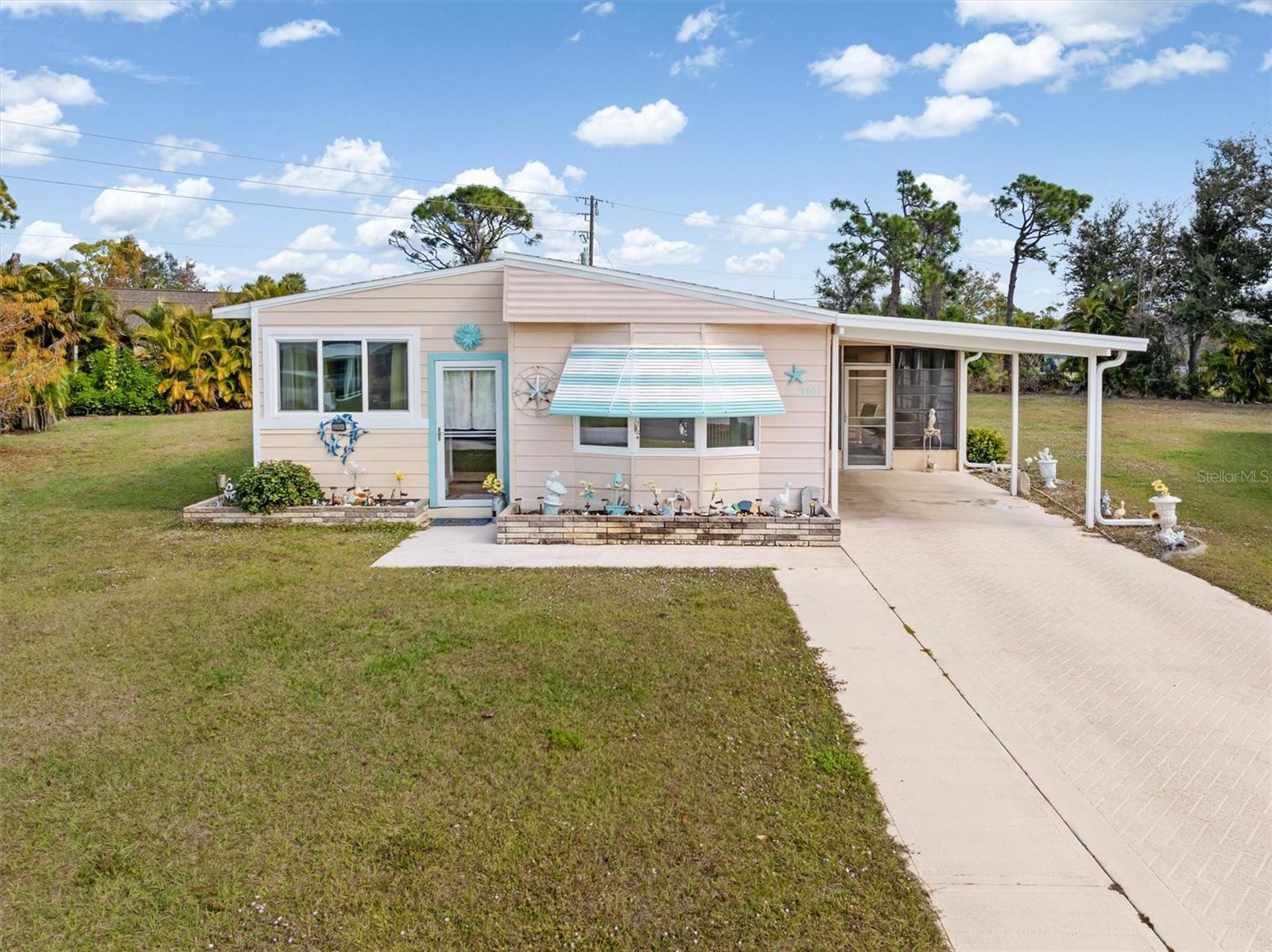 3301 Goldfinch Ln, Englewood, FL 34224