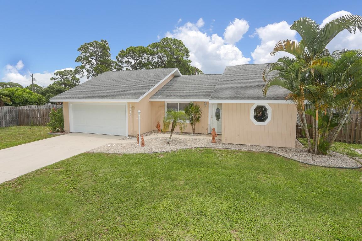 1415 Falcon Rd, Venice, FL 34293