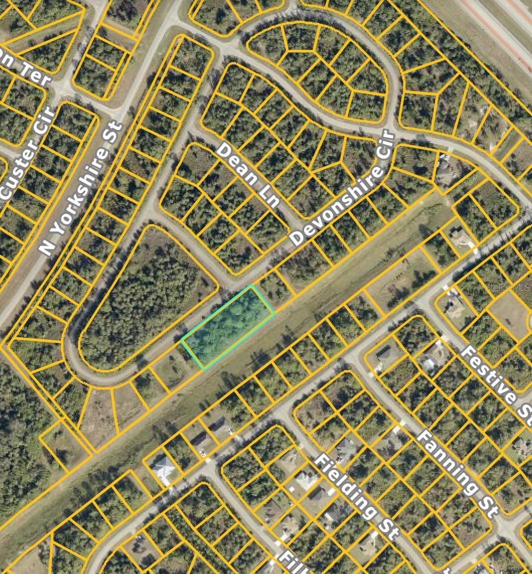 Devonshire Cir, North Port, FL 34288
