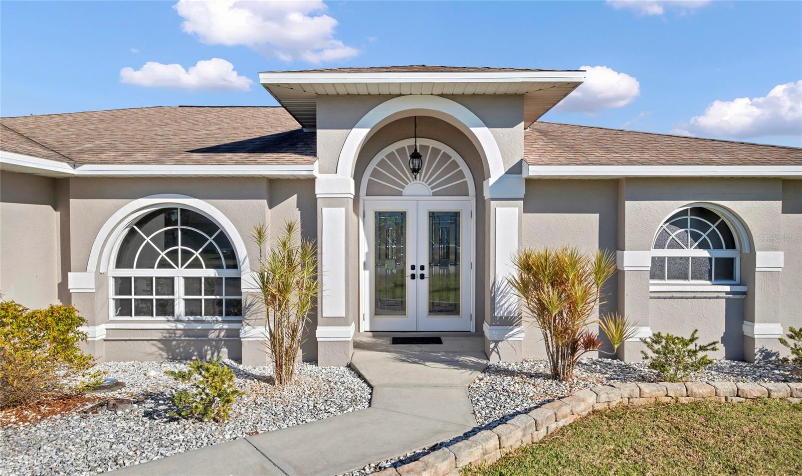 1131 Se 13th Ter, Cape Coral, FL 33990