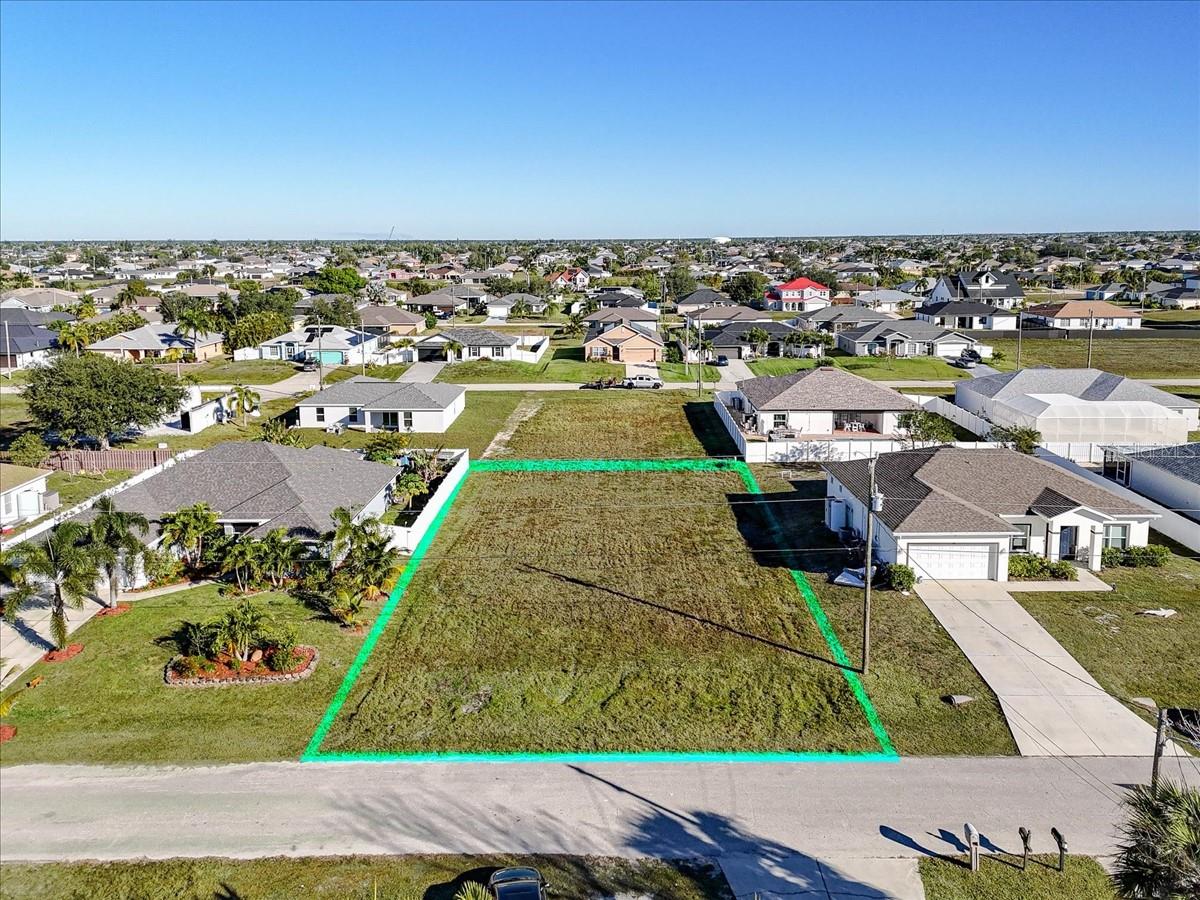 1317 Nw 9th Ter, Cape Coral, FL 33993