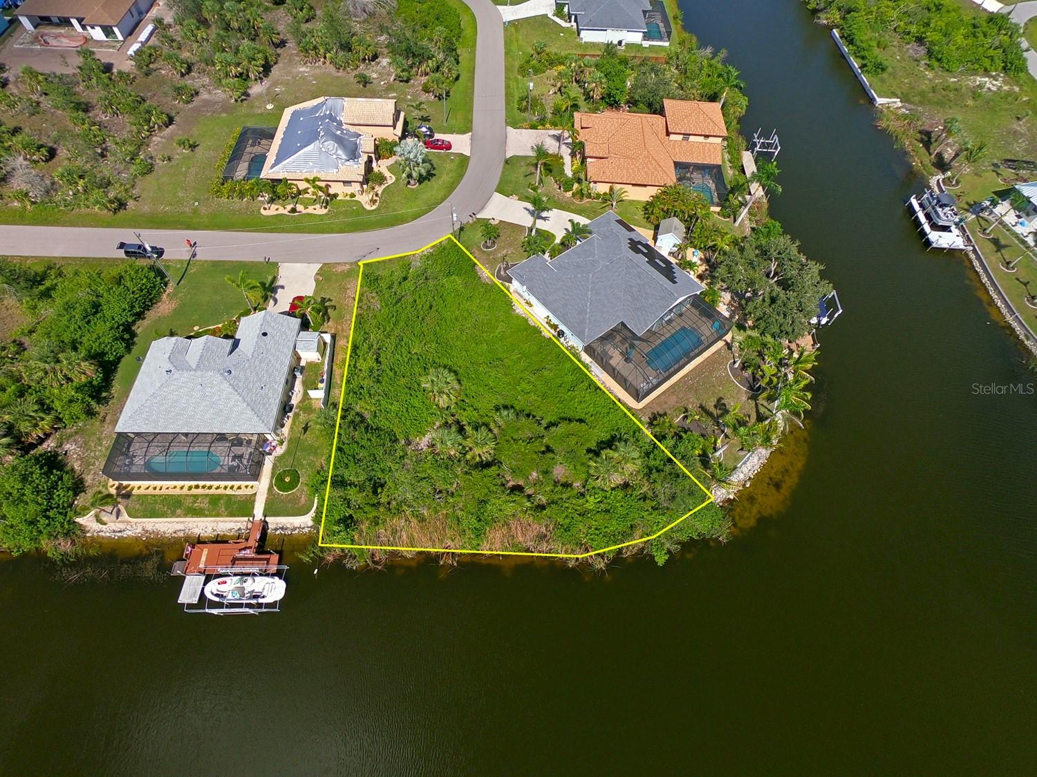 9604 Arnaz Cir, Port Charlotte, FL 33981