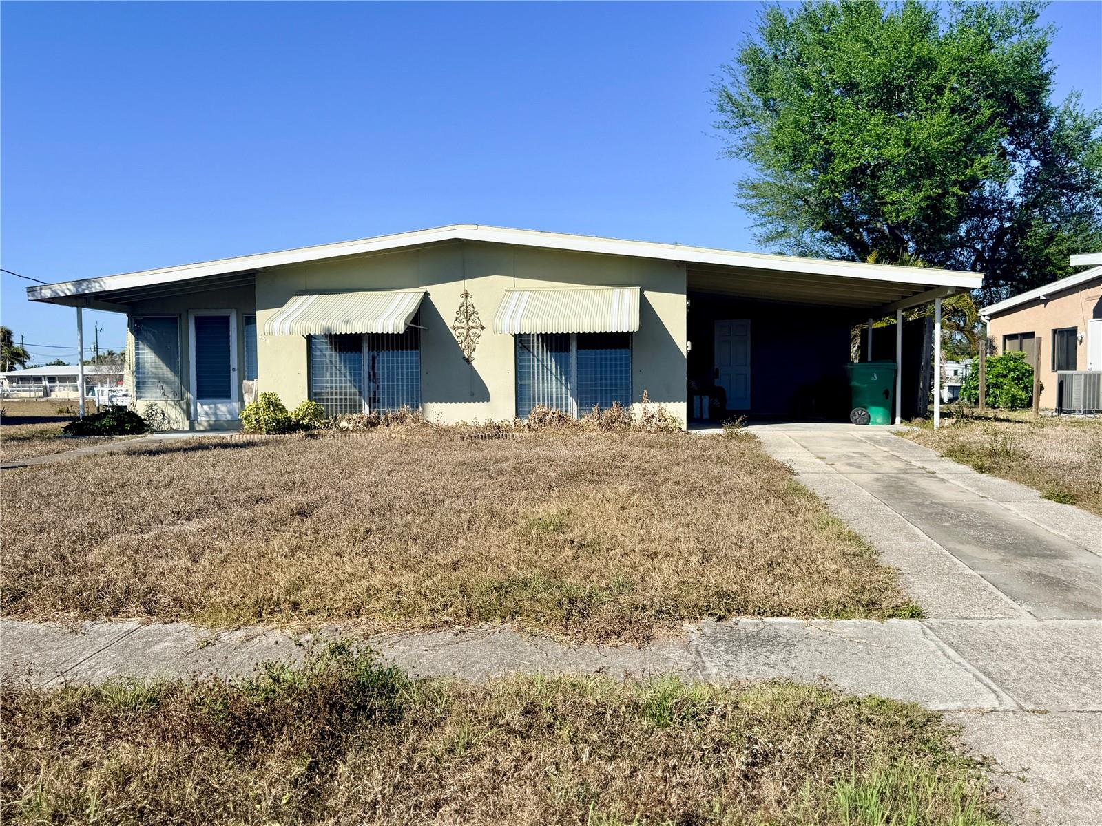 851 Conreid Dr Ne, Port Charlotte, FL 33952