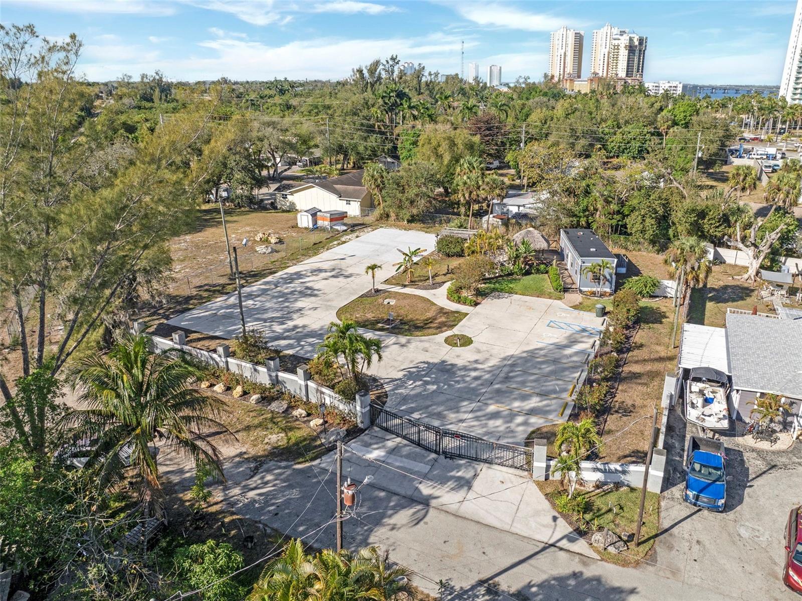 1280 & 1290 Williams St, Fort Myers, FL 33916