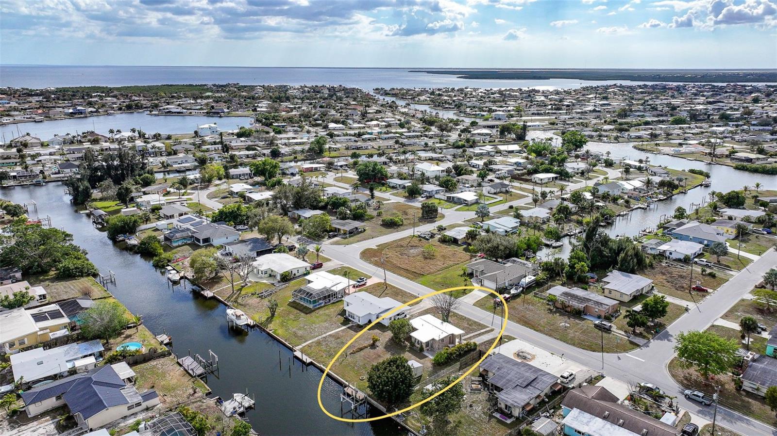 731 Palmetto Dr Ne, Port Charlotte, FL 33952