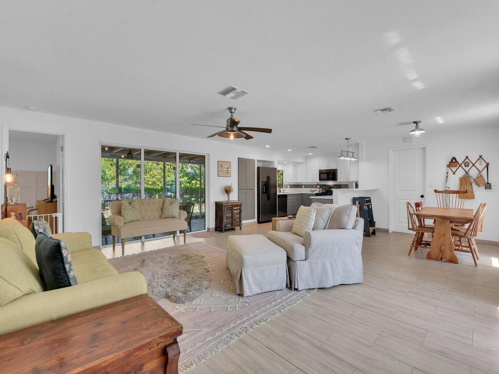 1537 Covington Cir E, Fort Myers, FL 33919