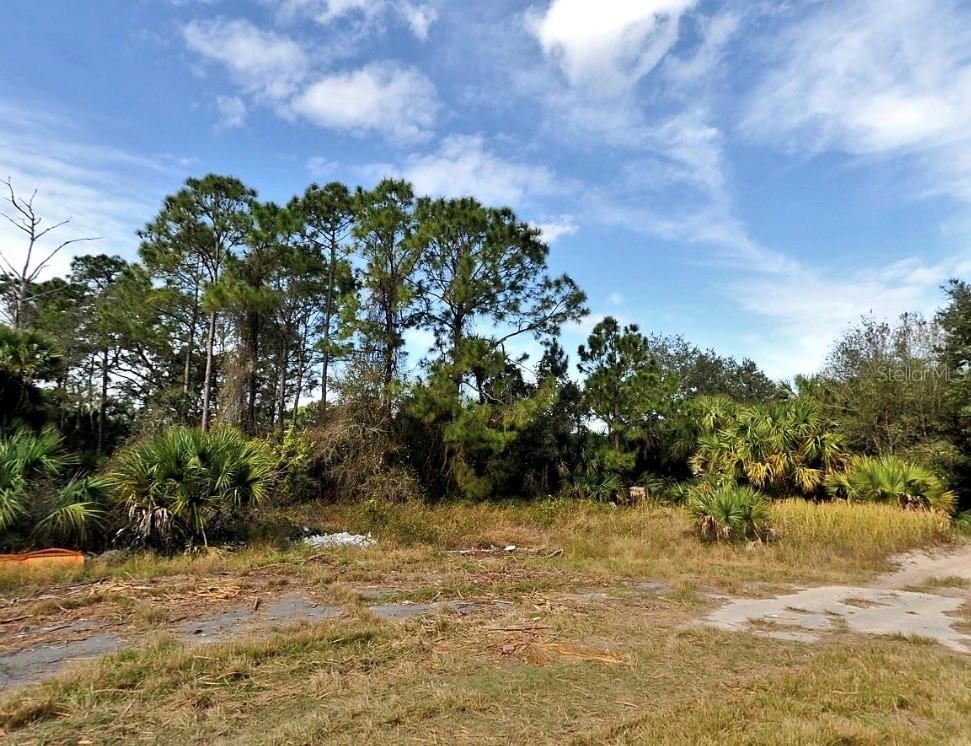 Dade Ct, North Port, FL 34288