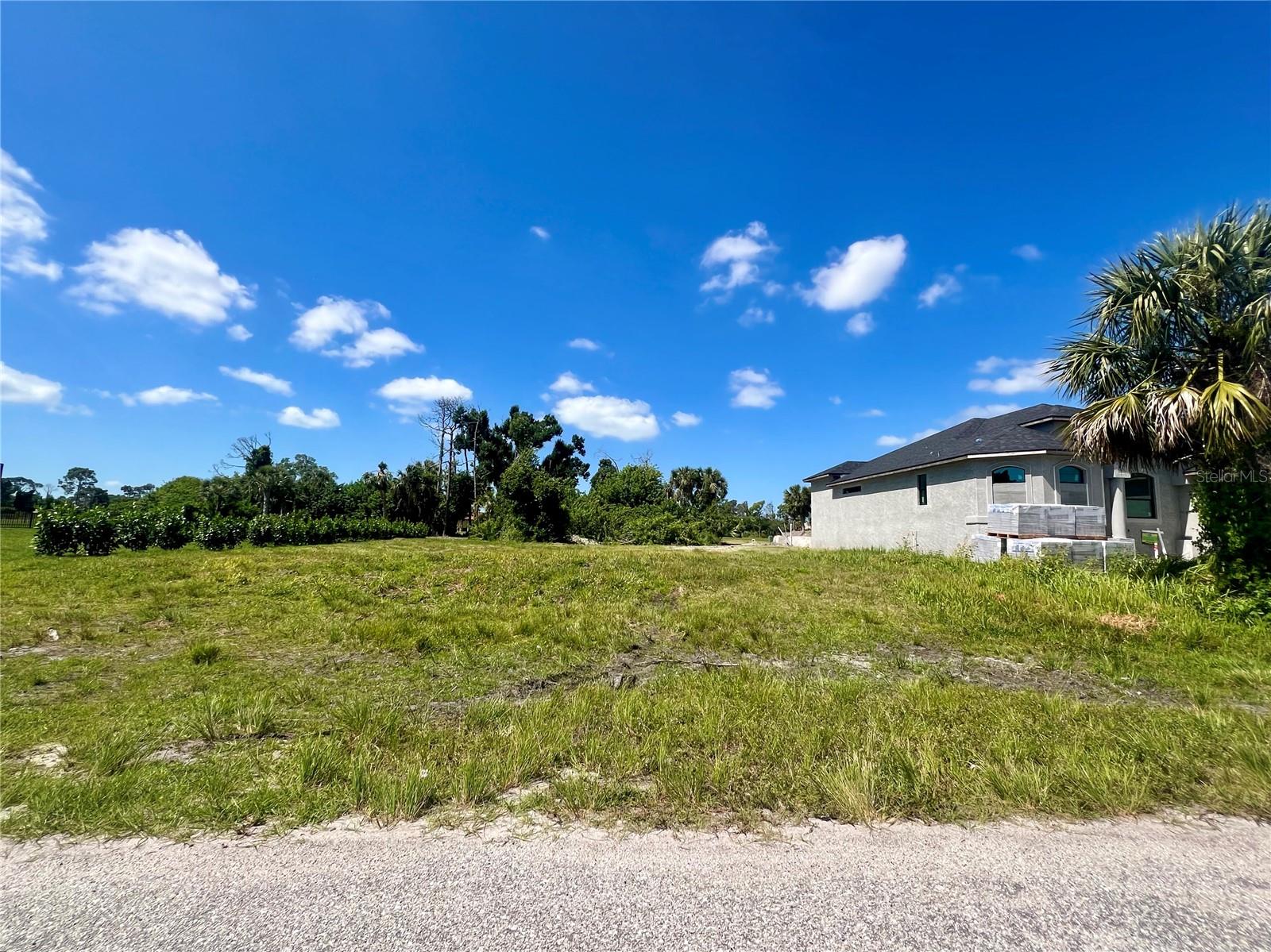 60 Pine Valley Ct, Rotonda West, FL 33947