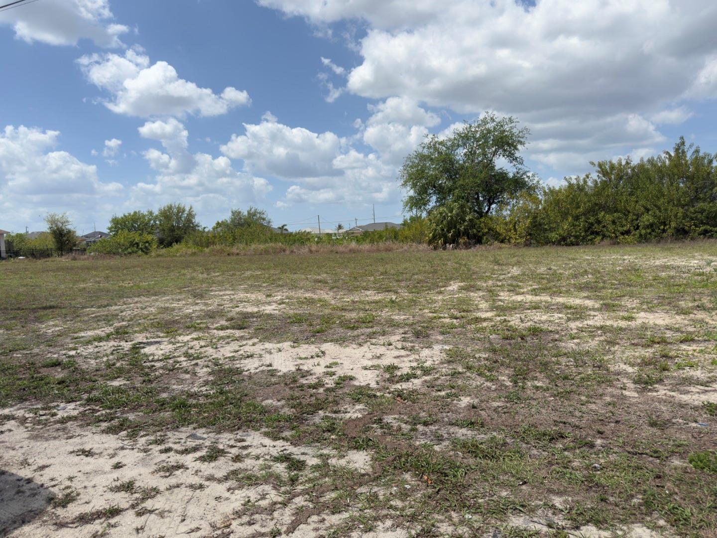 2206 Ne 1st Pl, Cape Coral, FL 33909