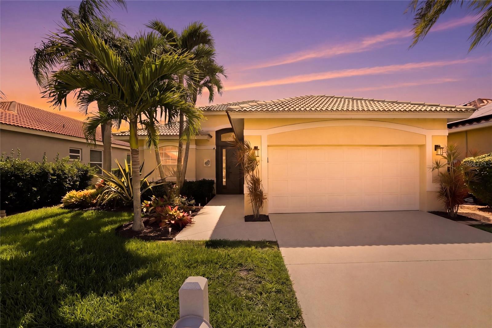 11198 Lakeland Cir, Fort Myers, FL 33913