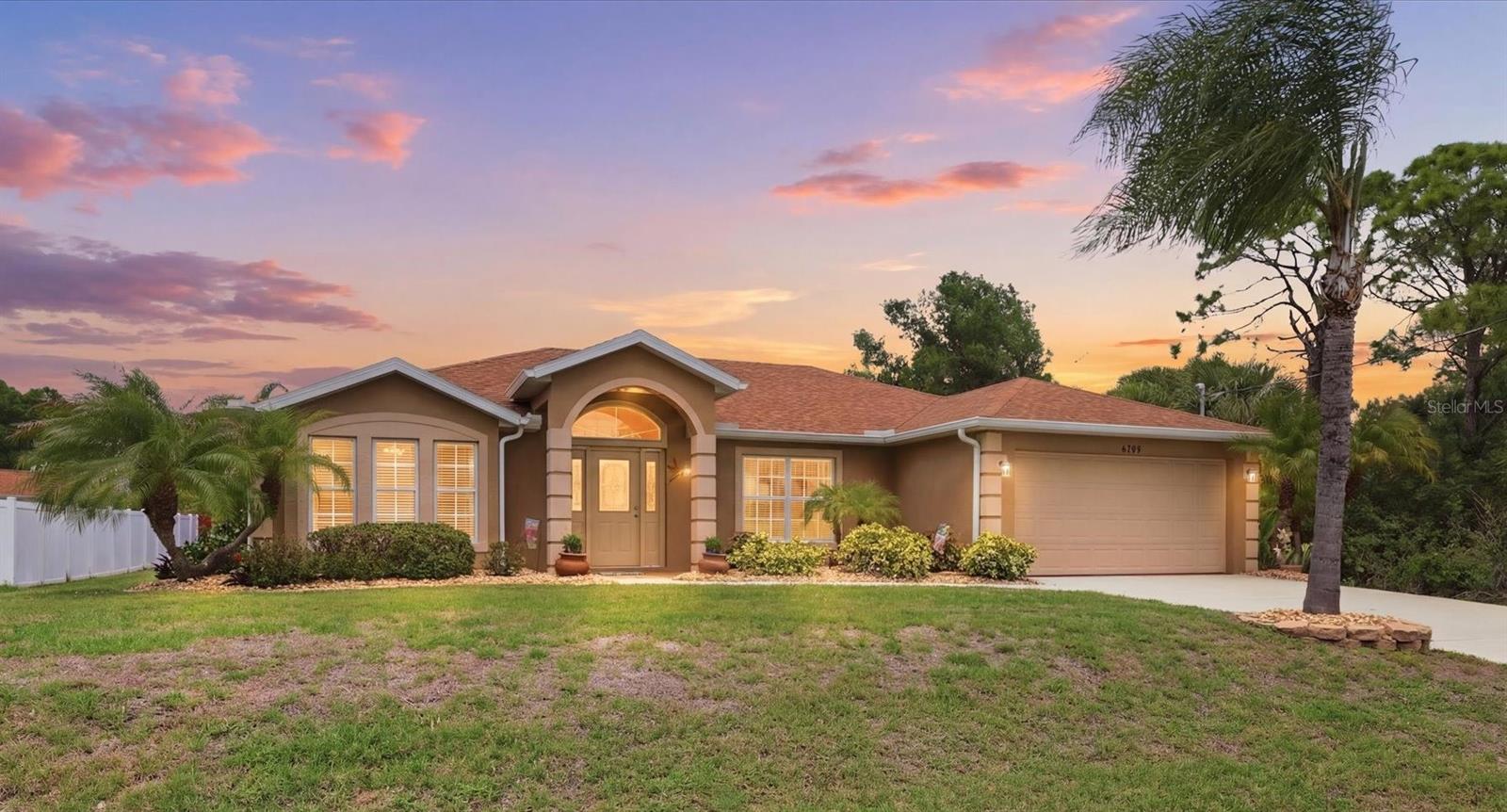 4704 Dabney St, North Port, FL 34288