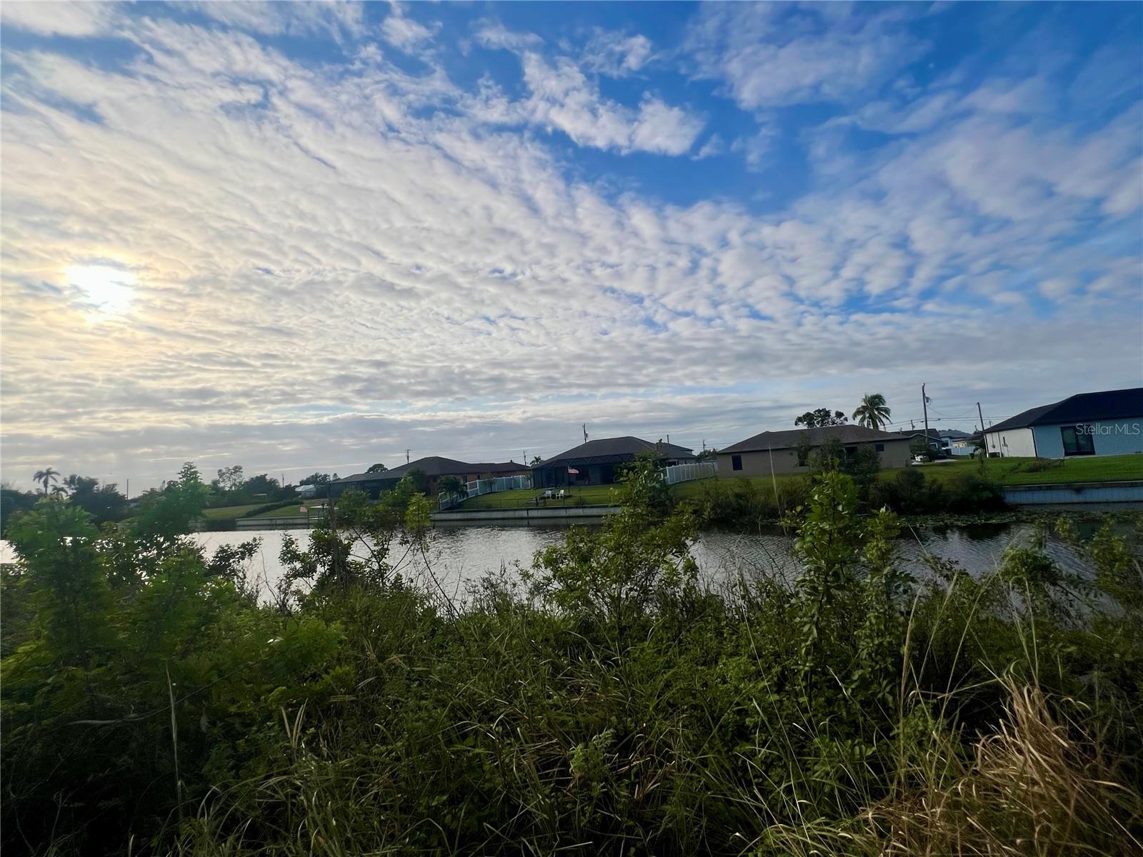 934 Ne 12th St, Cape Coral, FL 33909