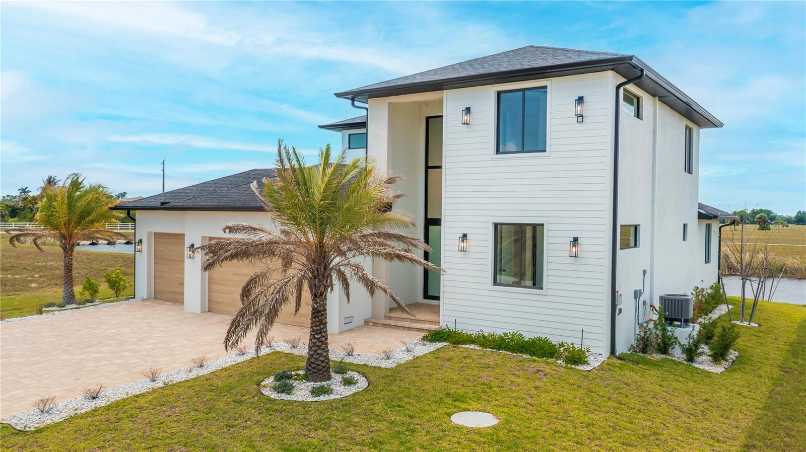 7 Sunflower Dr, Placida, FL 33946