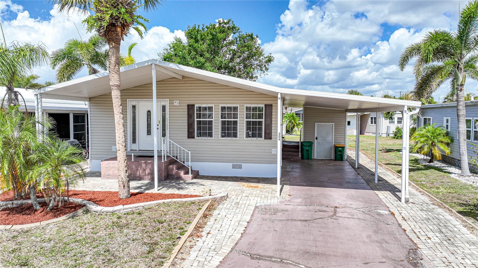 2100 Kings Hwy #206, Port Charlotte, FL 33980