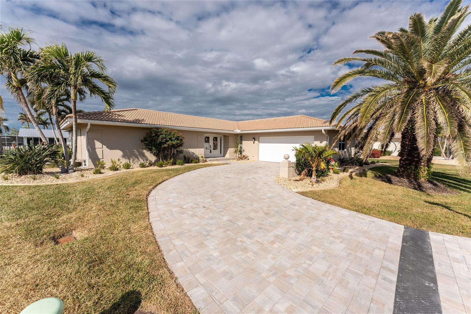 951 Lassino Ct, Punta Gorda, FL 33950