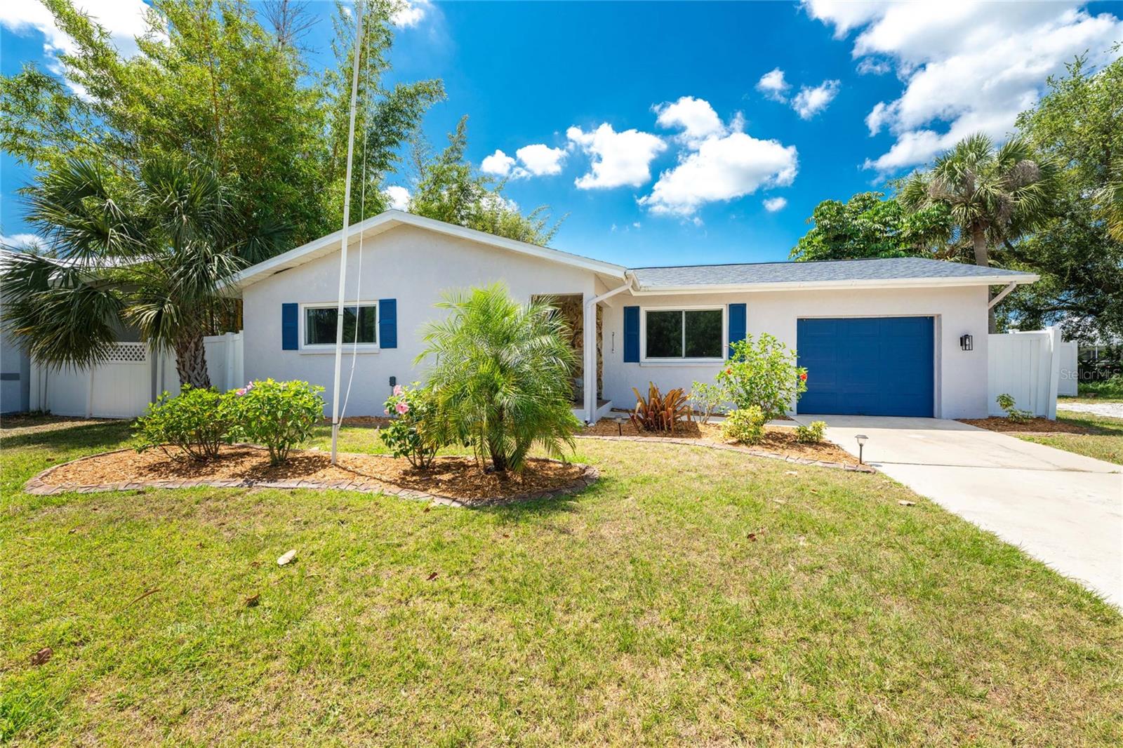 557 Magnolia Ave Nw, Port Charlotte, FL 33952