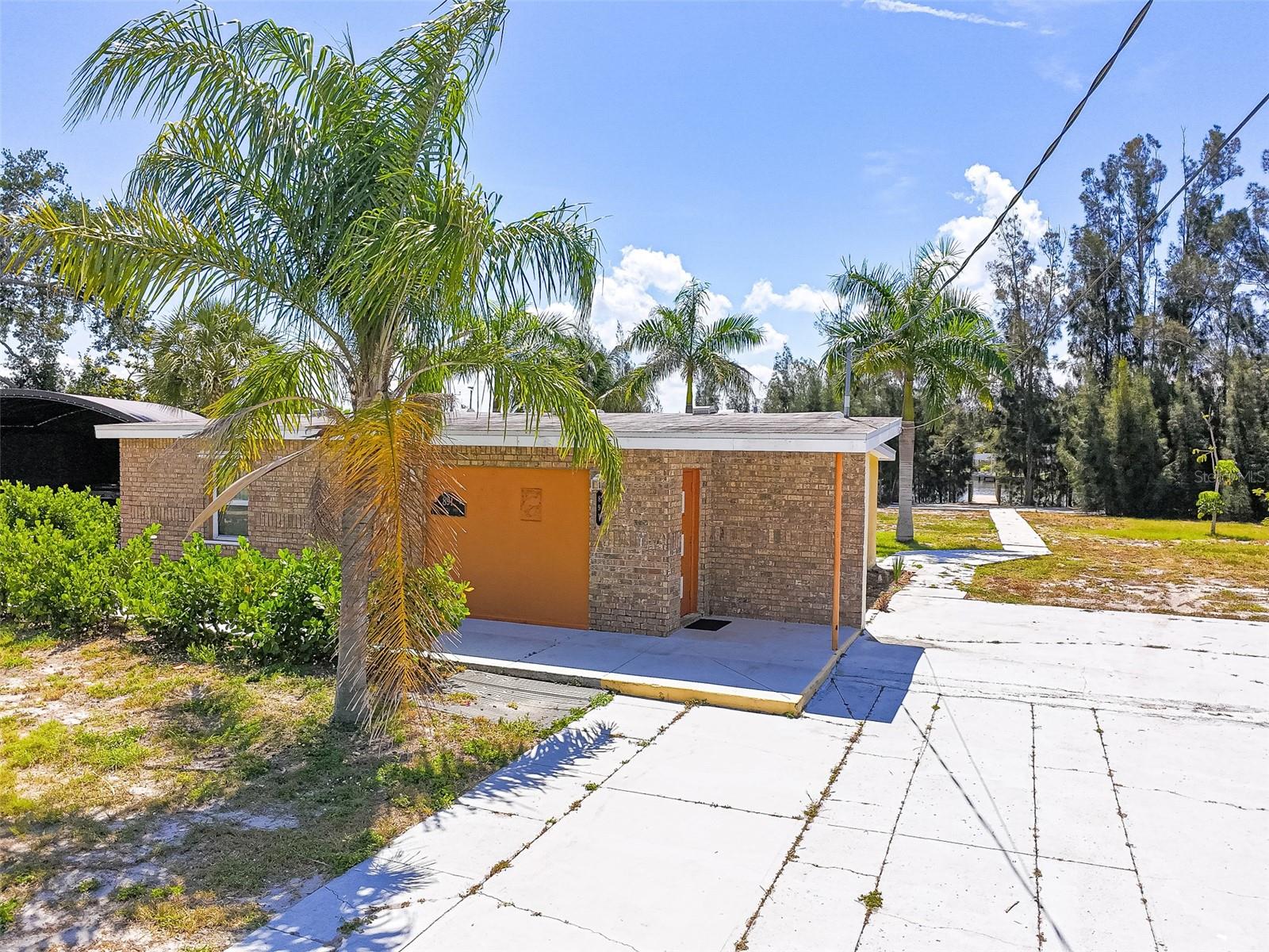 891 Palmetto Dr Ne, Port Charlotte, FL 33952