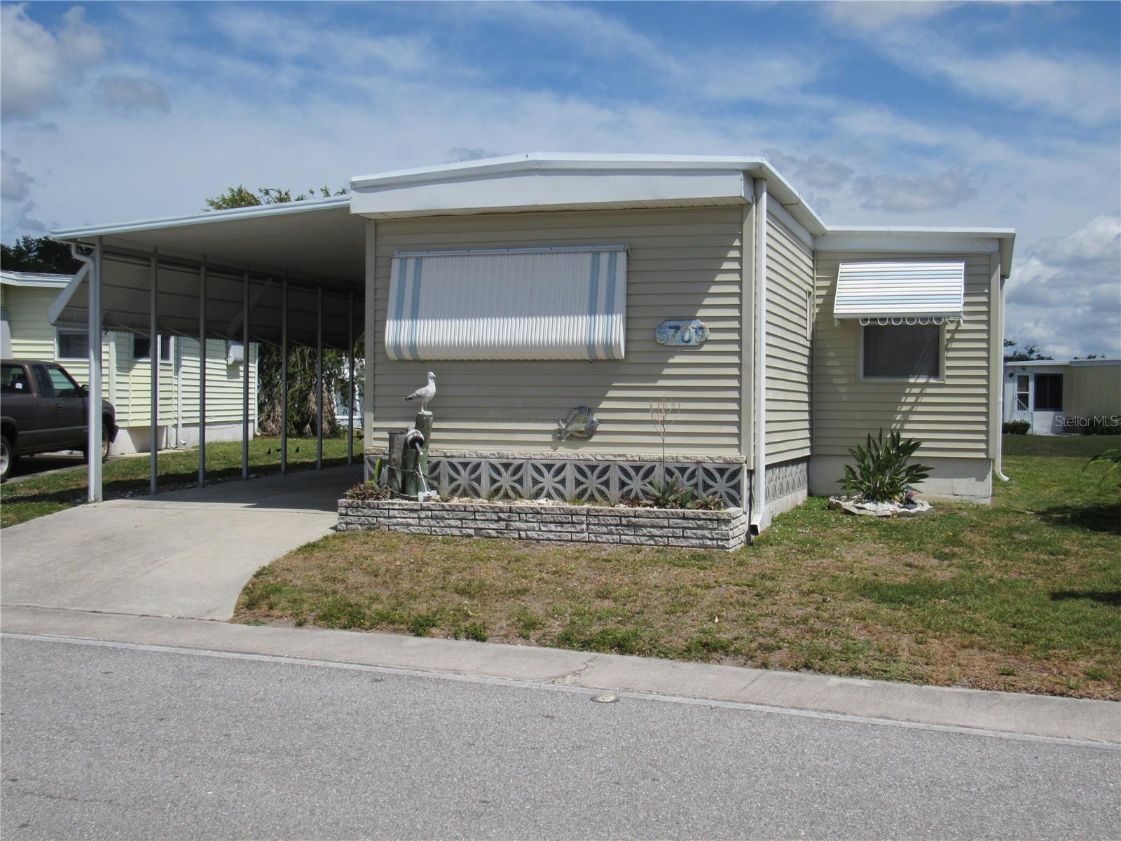 5709 Holiday Park Blvd, North Port, FL 34287