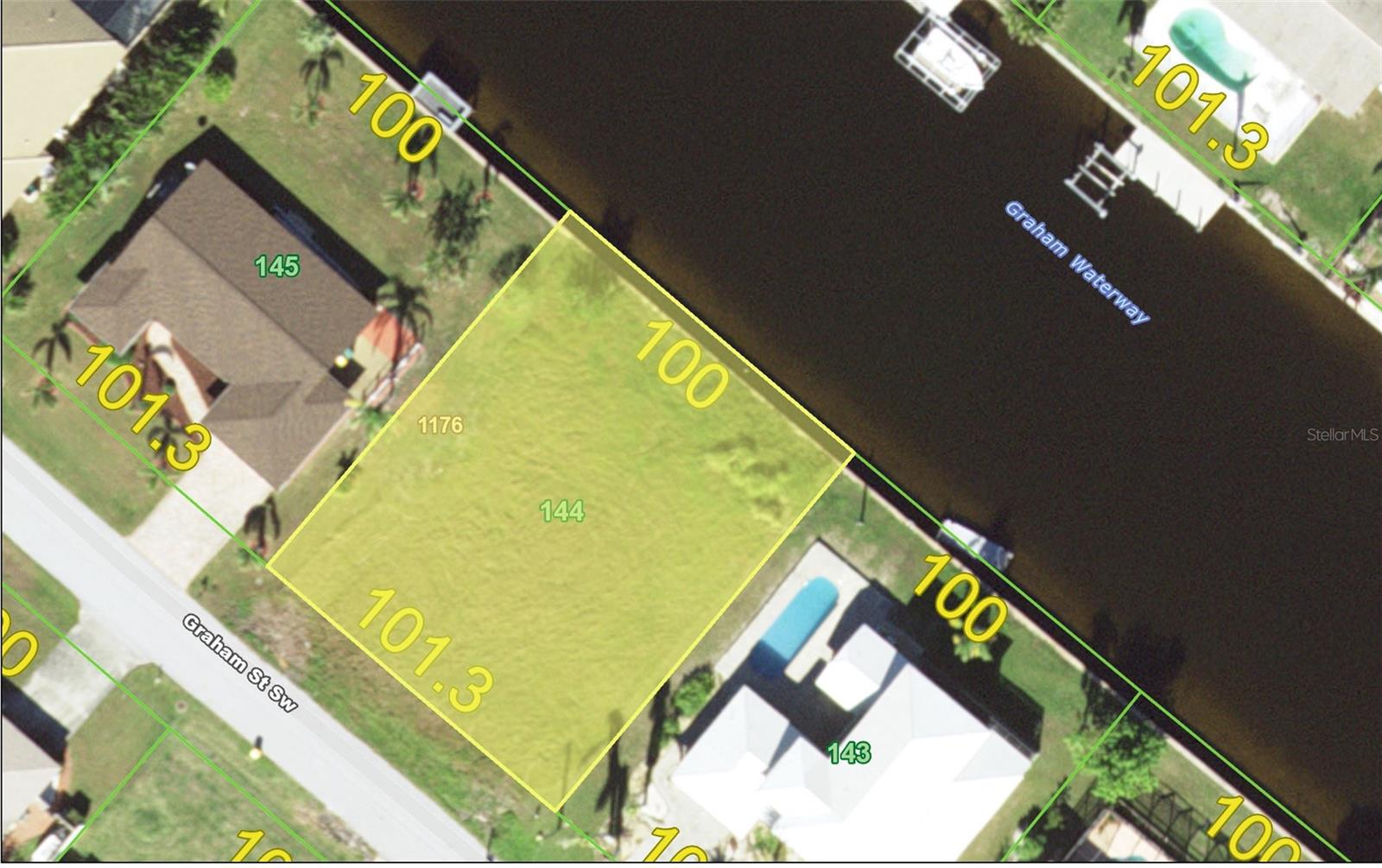 122 Graham St Sw, Port Charlotte, FL 33952