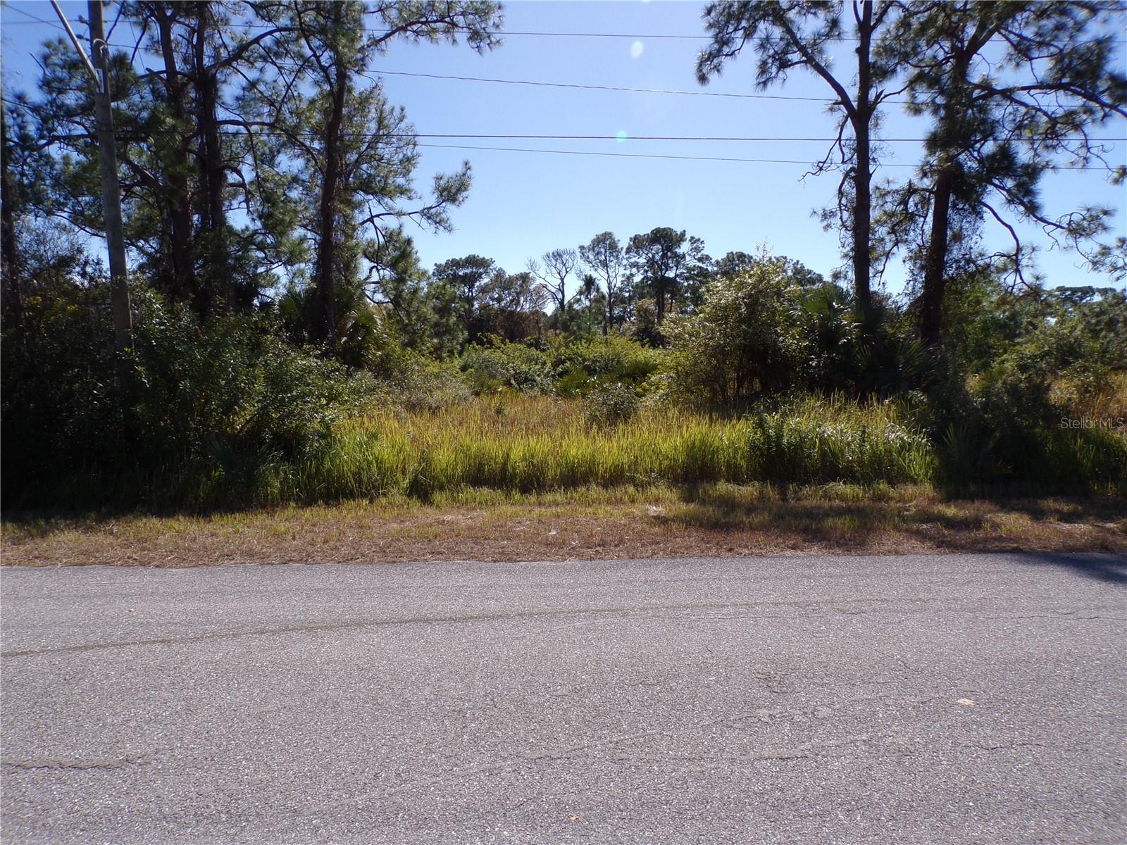 763 Longbow Ln, Lehigh Acres, FL 33972
