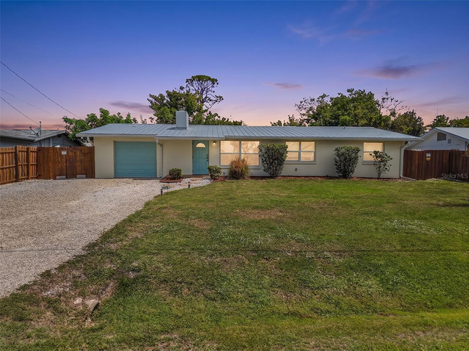 1664 Lakeview Pl, Englewood, FL 34223