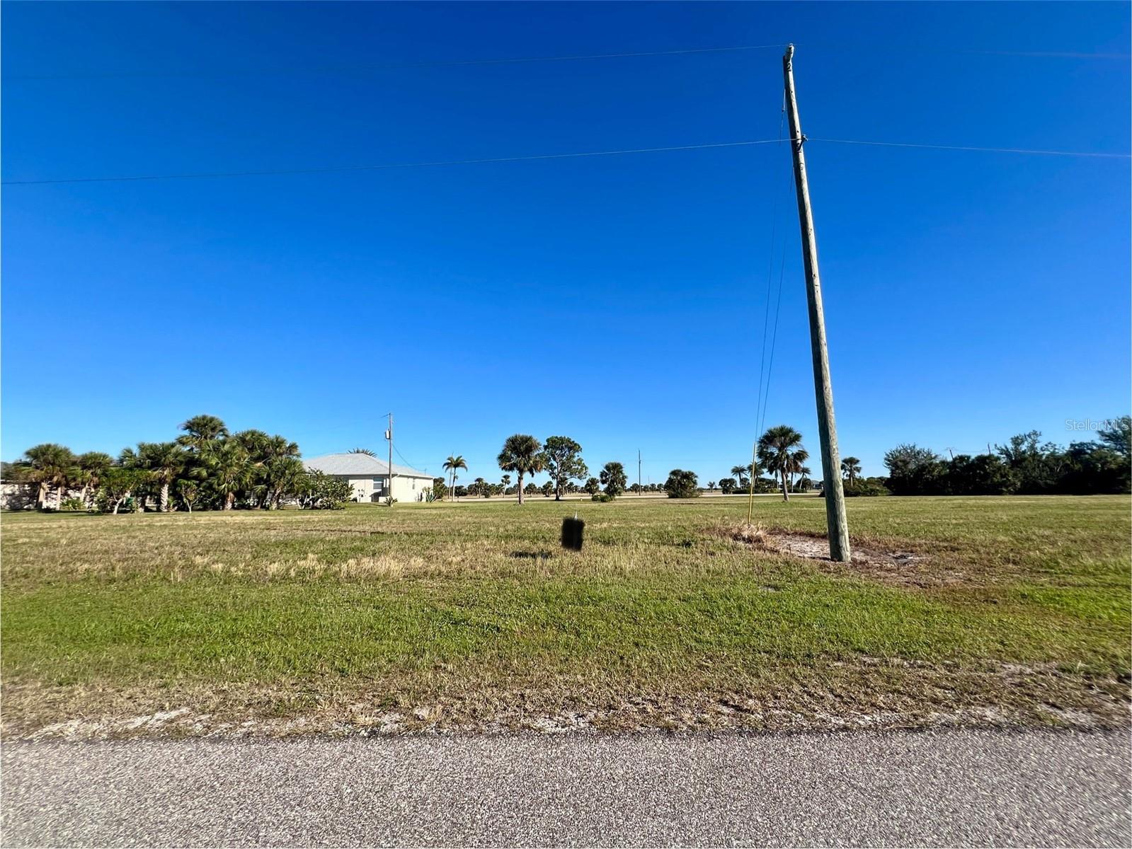 17 Brig Cir E, Placida, FL 33946