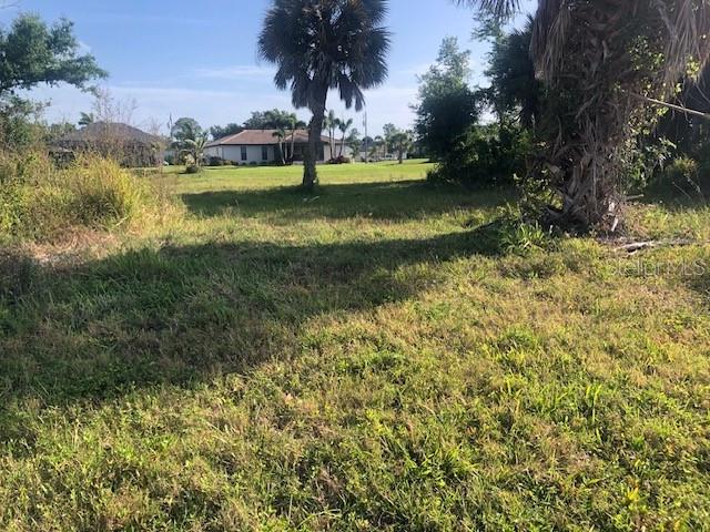 174 Long Meadow Ln, Rotonda West, FL 33947