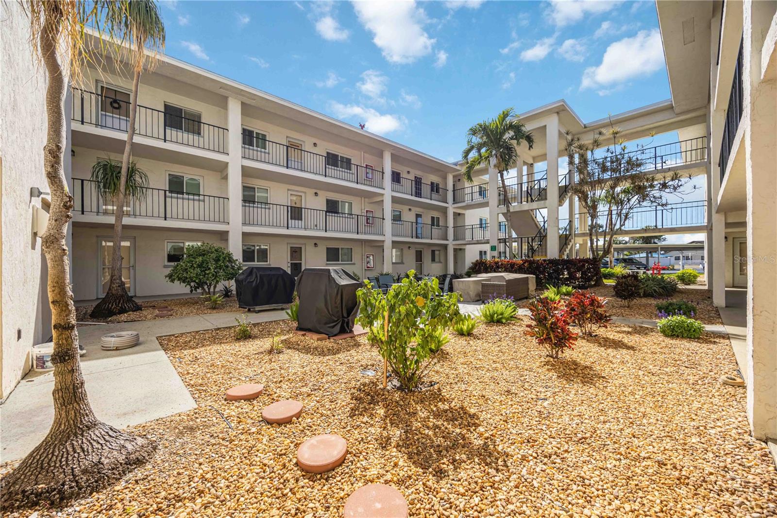 708 Tamiami Trl S #103, Venice, FL 34285