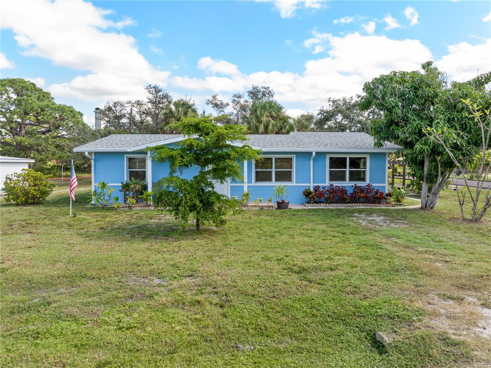 7035 Duke St, Englewood, FL 34224