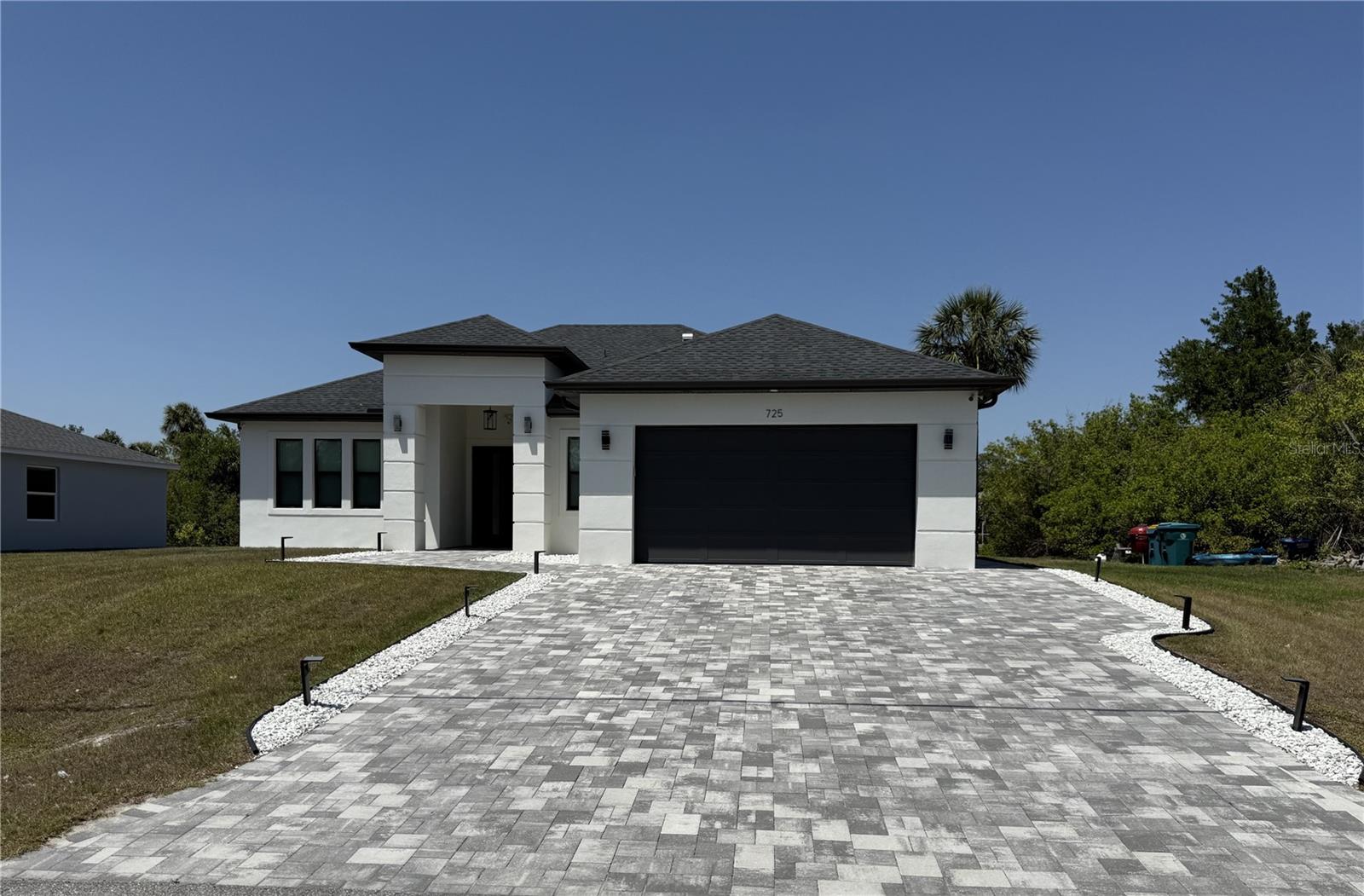 725 Clearview Dr, Port Charlotte, FL 33953