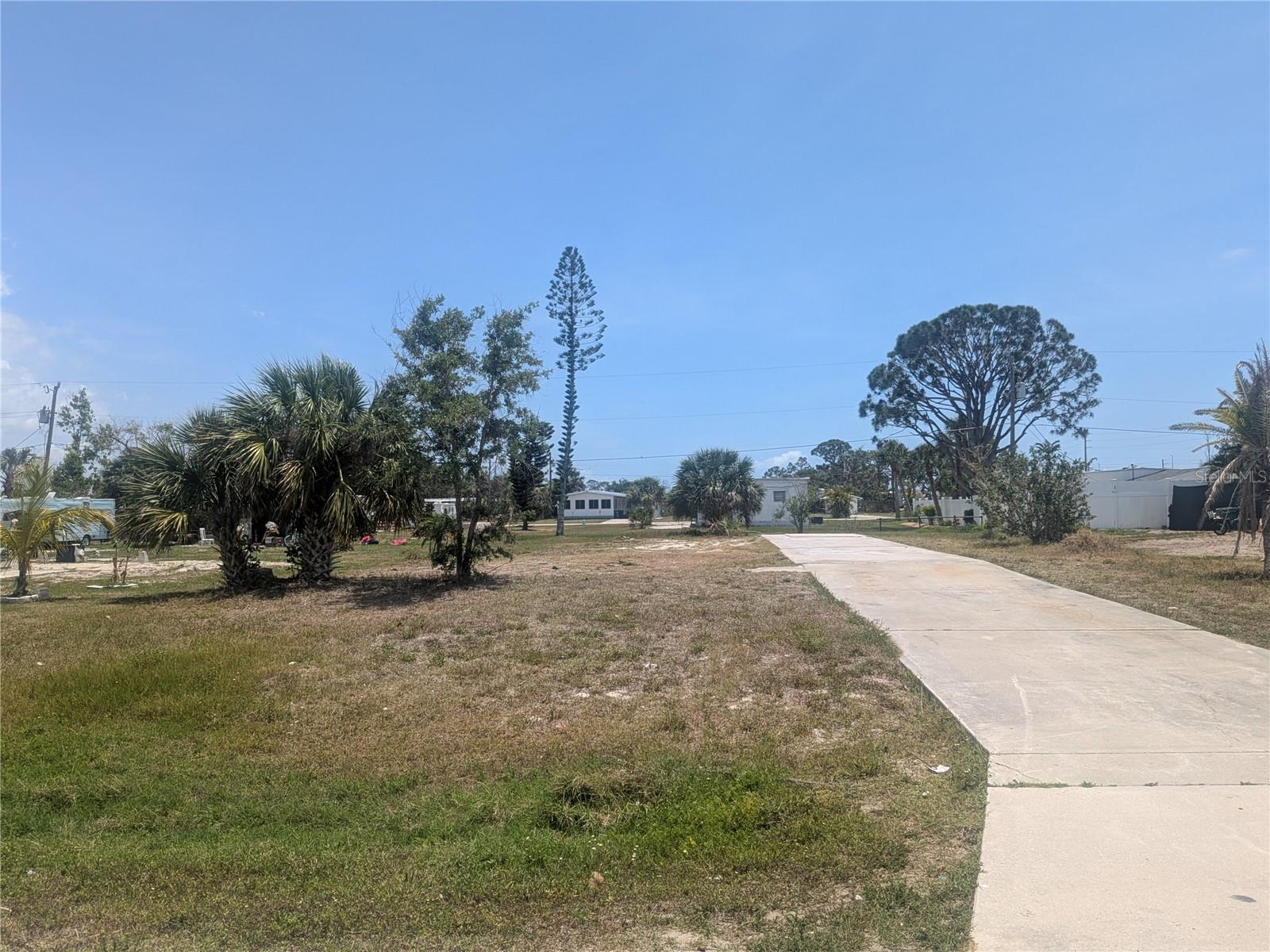 2035 Laurel Ave, Englewood, FL 34224