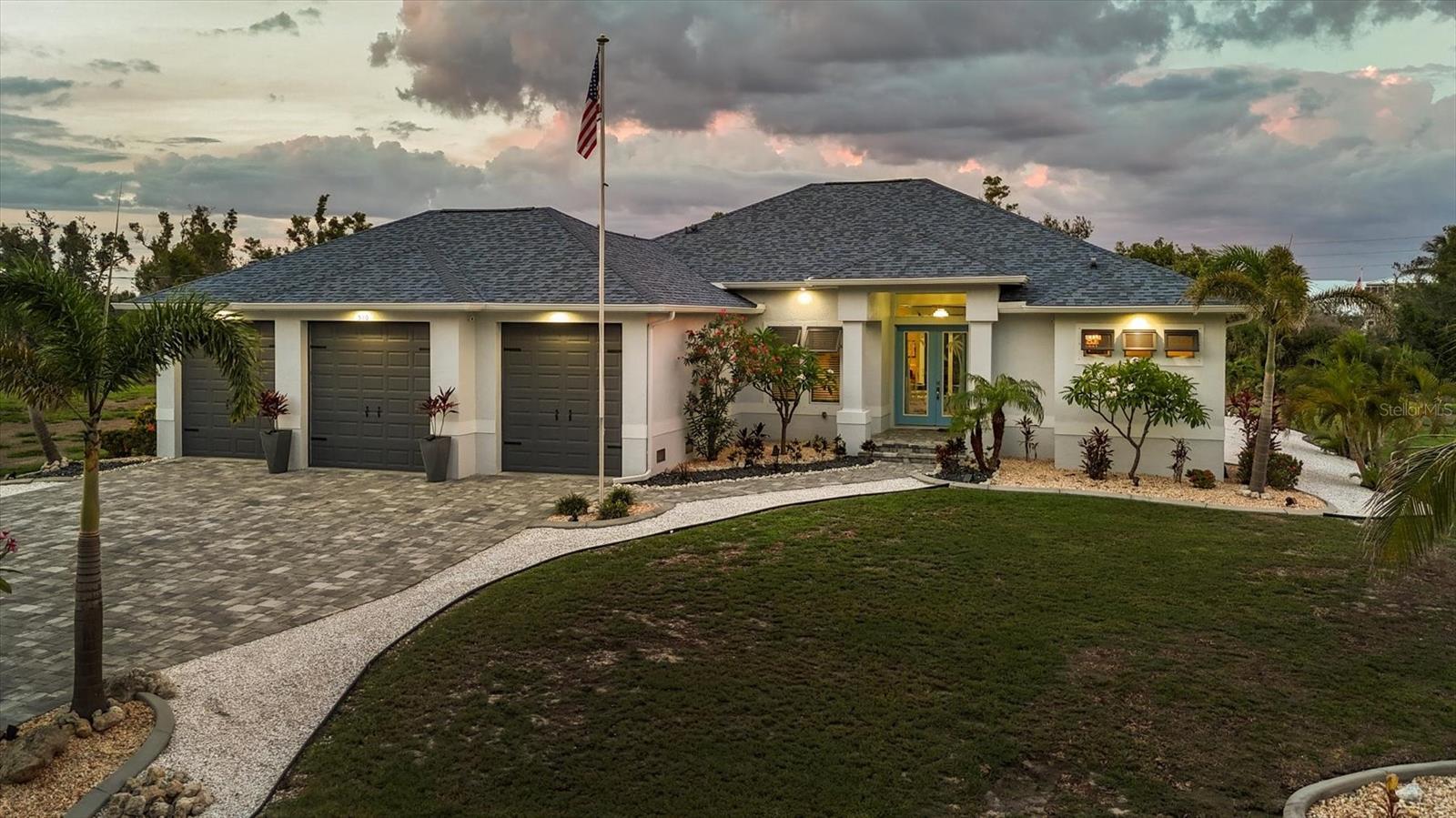 530 Spaniards Rd, Placida, FL 33946