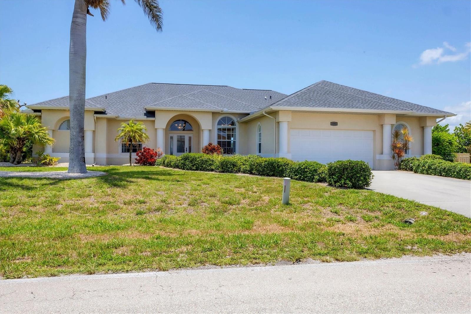 1002 Rotonda Cir, Rotonda West, FL 33947